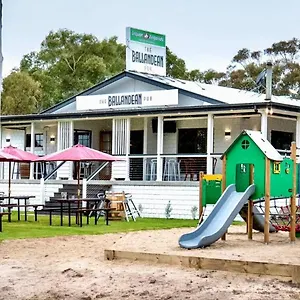 The Pub & Motel Ballandean